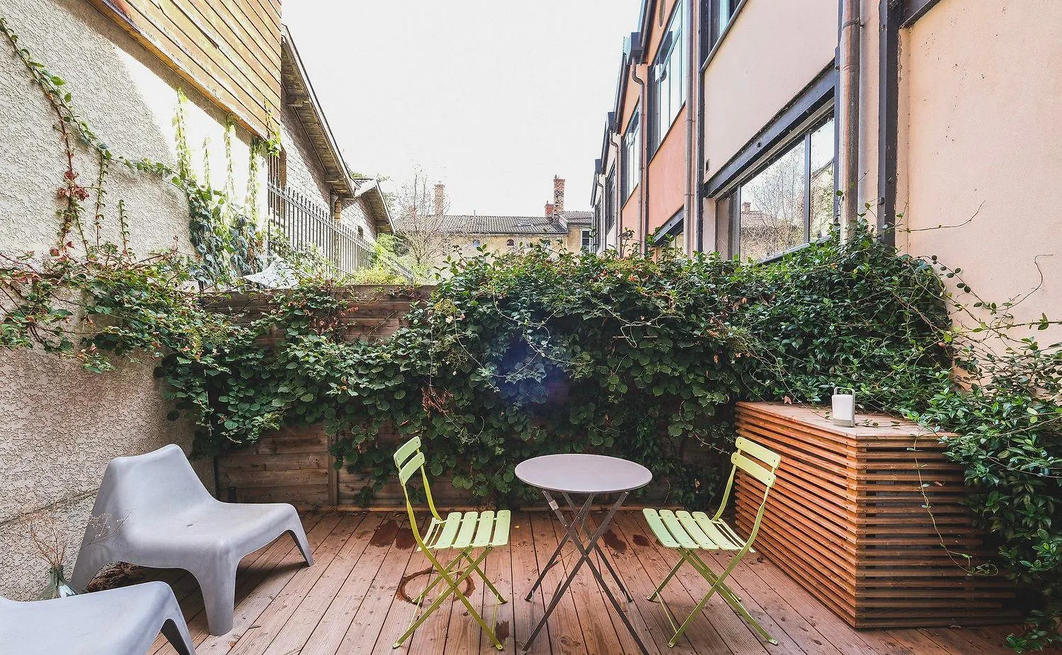 Triplex Cosy Au Calme - Terrasse - Parking Prive location