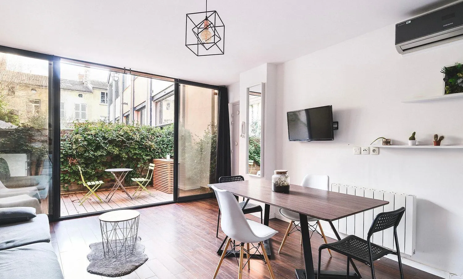 Triplex Cosy Au Calme - Terrasse - Parking Prive Apartment Lyon